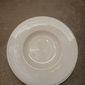 Classic Cream Dinner Plate